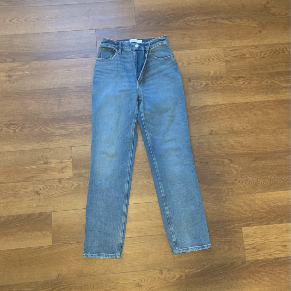 ULTRA HIGH RISE ABERCROMBIE JEANS